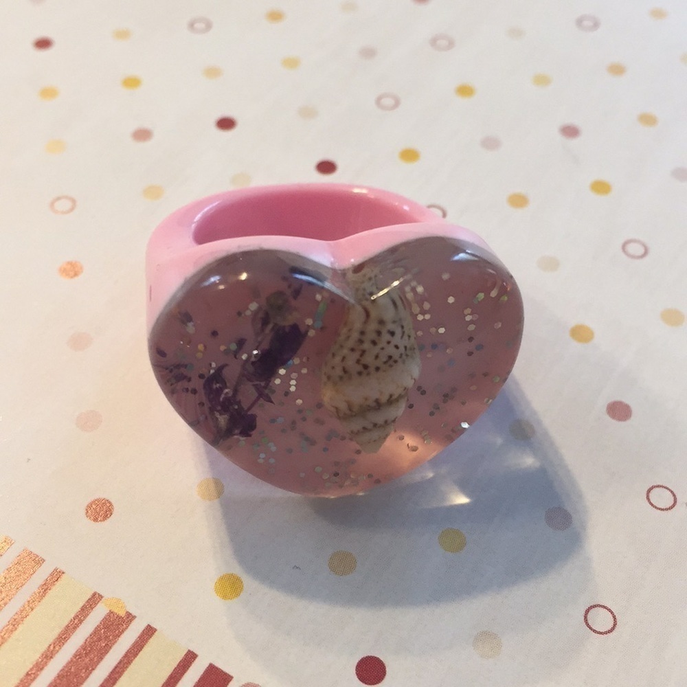 Pink Heart Shell Statement Ring - image 4